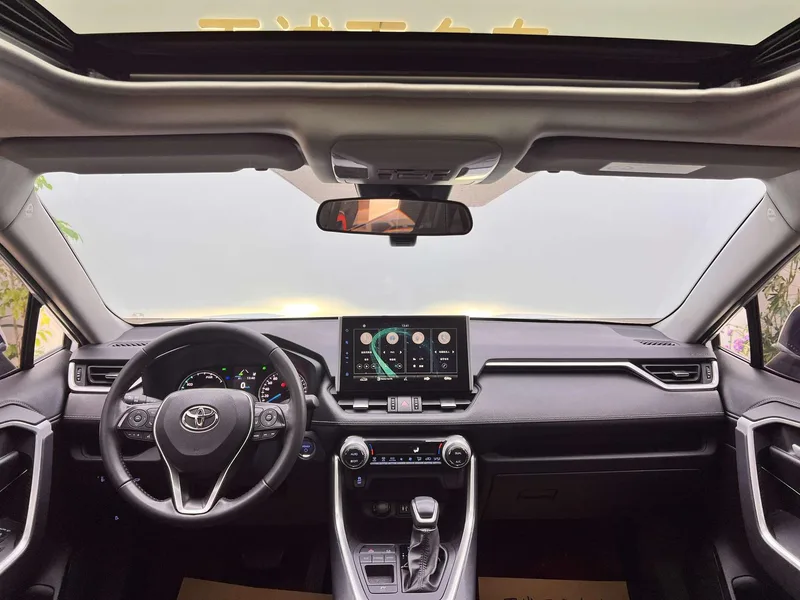 Toyota Wildlander 2022 Dual Power 2.5L Two-wheel drive luxury PLUS version interior photo 13 Toyota Wildlander 2022 Dual Power 2.5L Two-wheel drive luxury PLUS version interior photo 13