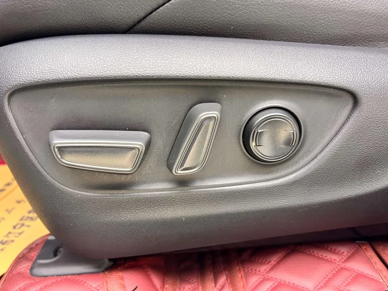 Toyota Wildlander 2022 Dual Power 2.5L Two-wheel drive luxury PLUS version interior photo 19 Toyota Wildlander 2022 Dual Power 2.5L Two-wheel drive luxury PLUS version interior photo 19