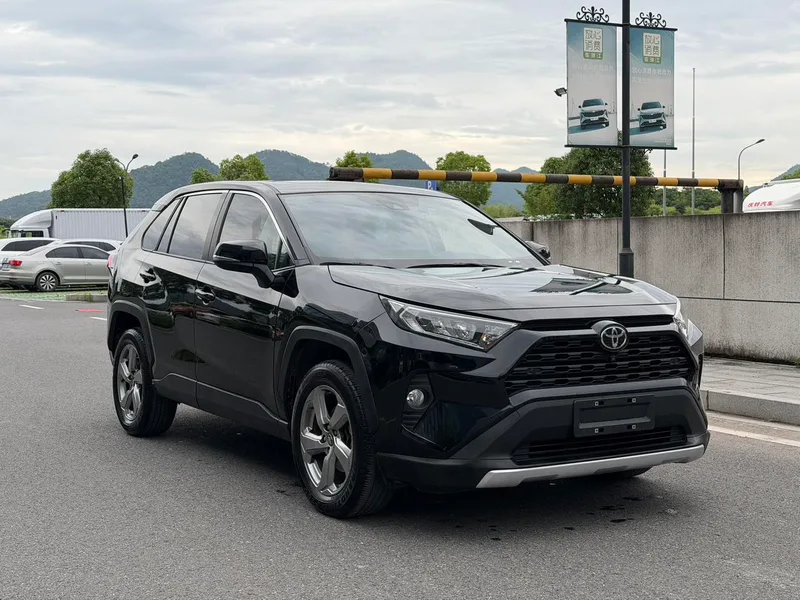 Toyota RAV4 2020 2.0L CVT Mode à deux roues motrices Plus Version extérieur photo 3 Toyota RAV4 2020 2.0L CVT Mode à deux roues motrices Plus Version extérieur photo 3