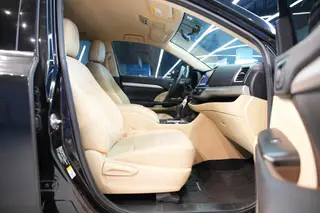 Toyota Highlander 2018 2.0T Two-wheel drive elite version 5 seat Country VI interior photo 18 Toyota Highlander 2018 2.0T Two-wheel drive elite version 5 seat Country VI interior photo 18