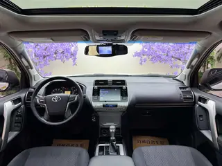 Toyota Prado 2018 3.5L Automatique TX intérieur photo 15 Toyota Prado 2018 3.5L Automatique TX intérieur photo 15