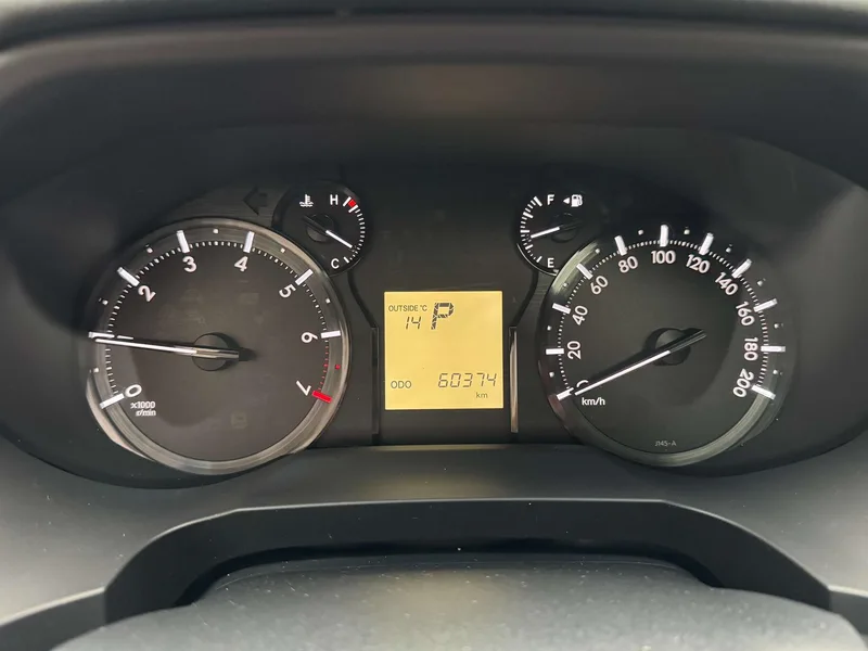 Toyota Prado 2018 3.5L Automatique TX intérieur photo 18 Toyota Prado 2018 3.5L Automatique TX intérieur photo 18