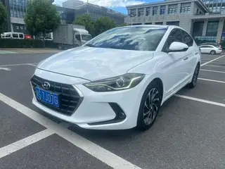 Hyundai Elantra Lingdong 2019 1.4T Double embrayage et éblouissement Type de vitalité