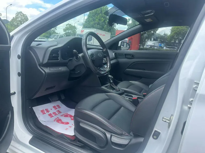 Hyundai Elantra Lingdong 2019 1.4T Dual-clutch dazzle vitality type exterior photo 4 Hyundai Elantra Lingdong 2019 1.4T Dual-clutch dazzle vitality type exterior photo 4