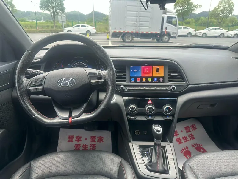 Hyundai Elantra Lingdong 2019 1.4T Dual-clutch dazzle vitality type exterior photo 5 Hyundai Elantra Lingdong 2019 1.4T Dual-clutch dazzle vitality type exterior photo 5
