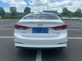 Hyundai Elantra Lingdong 2019 1.4T Dual-clutch dazzle vitality type interior photo 8 Hyundai Elantra Lingdong 2019 1.4T Dual-clutch dazzle vitality type interior photo 8