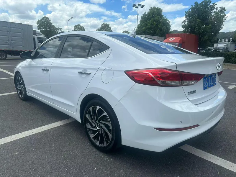Hyundai Elantra Lingdong 2019 1.4T Dual-clutch dazzle vitality type interior photo 9 Hyundai Elantra Lingdong 2019 1.4T Dual-clutch dazzle vitality type interior photo 9