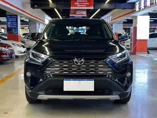 Toyota RAV4 2020 2.0L CVT Двухприводная премиум-версия