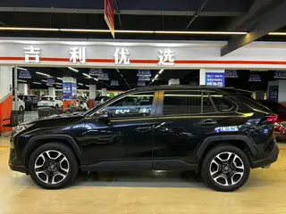 Toyota RAV4 2020 2.0L CVT Versión de lujo de tracción a dos ruedas exterior foto 3 Toyota RAV4 2020 2.0L CVT Versión de lujo de tracción a dos ruedas exterior foto 3