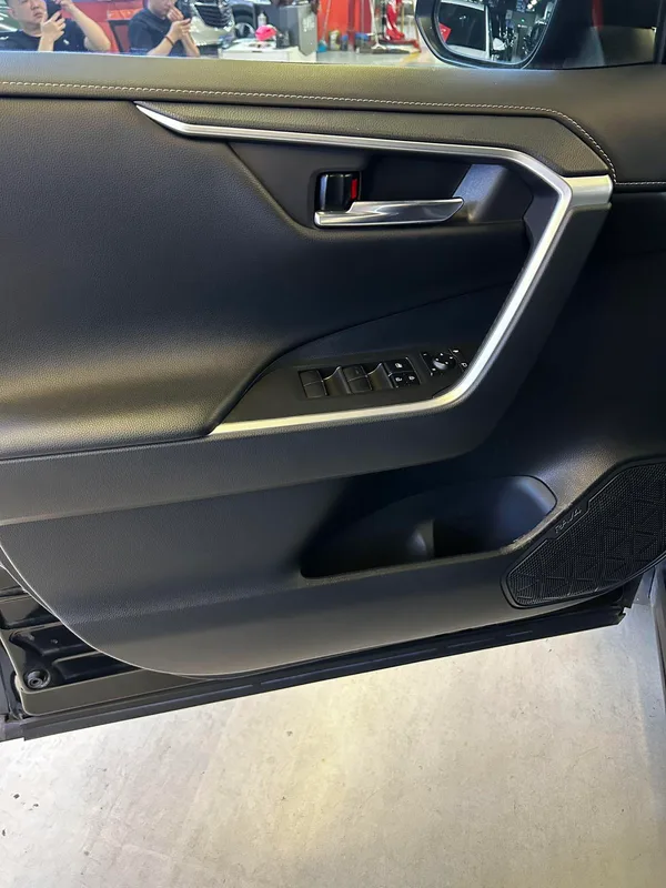 Toyota RAV4 2020 2.0L CVT Versión de lujo de tracción a dos ruedas exterior foto 4 Toyota RAV4 2020 2.0L CVT Versión de lujo de tracción a dos ruedas exterior foto 4