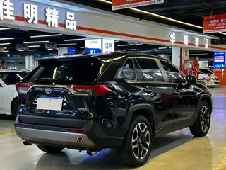 Toyota RAV4 2020 2.0L CVT Versión de lujo de tracción a dos ruedas interior foto 13 Toyota RAV4 2020 2.0L CVT Versión de lujo de tracción a dos ruedas interior foto 13