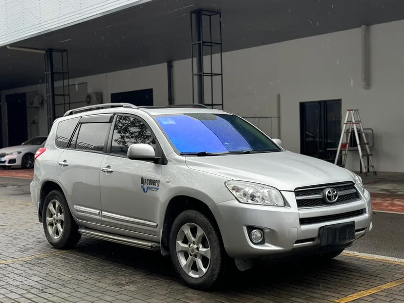 Toyota RAV4 2011 2.0L Edición clásica automática exterior foto 3 Toyota RAV4 2011 2.0L Edición clásica automática exterior foto 3