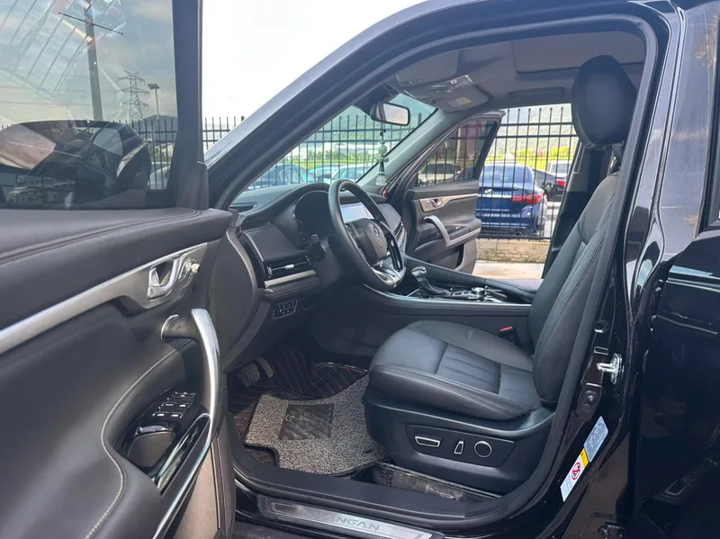 Changan CS95 2019 2.0T Four-wheel drive luxury model exterior photo 5 Changan CS95 2019 2.0T Four-wheel drive luxury model exterior photo 5