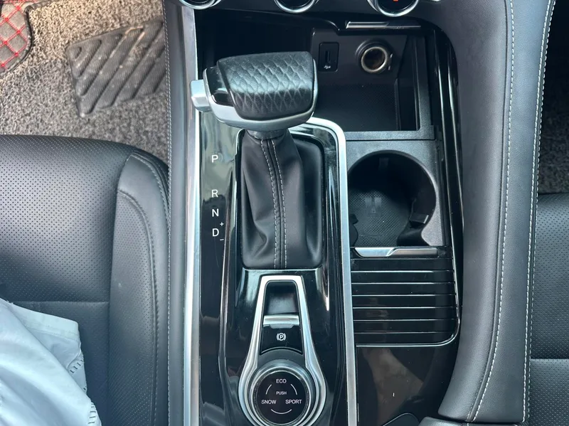 Changan CS95 2019 2.0T Four-wheel drive luxury model interior photo 13 Changan CS95 2019 2.0T Four-wheel drive luxury model interior photo 13
