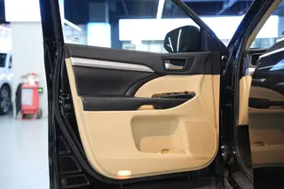 Toyota Highlander 2018 2.0T Two-wheel drive elite version 5 seat Country VI interior photo 13 Toyota Highlander 2018 2.0T Two-wheel drive elite version 5 seat Country VI interior photo 13