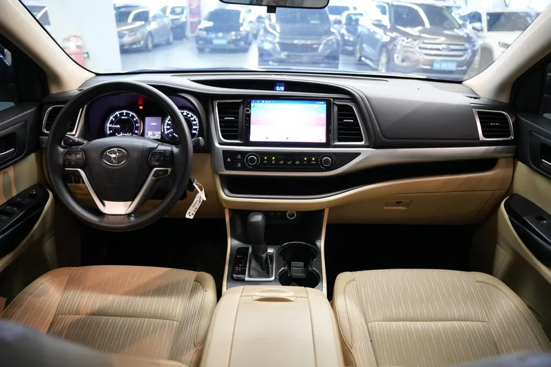 Toyota Highlander 2018 2.0T Two-wheel drive elite version 5 seat Country VI interior photo 14 Toyota Highlander 2018 2.0T Two-wheel drive elite version 5 seat Country VI interior photo 14