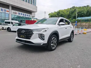 Hyundai Tucson 2020 280TGDi Versión de moda de tracción en dos ruedas de doble embrague País VI