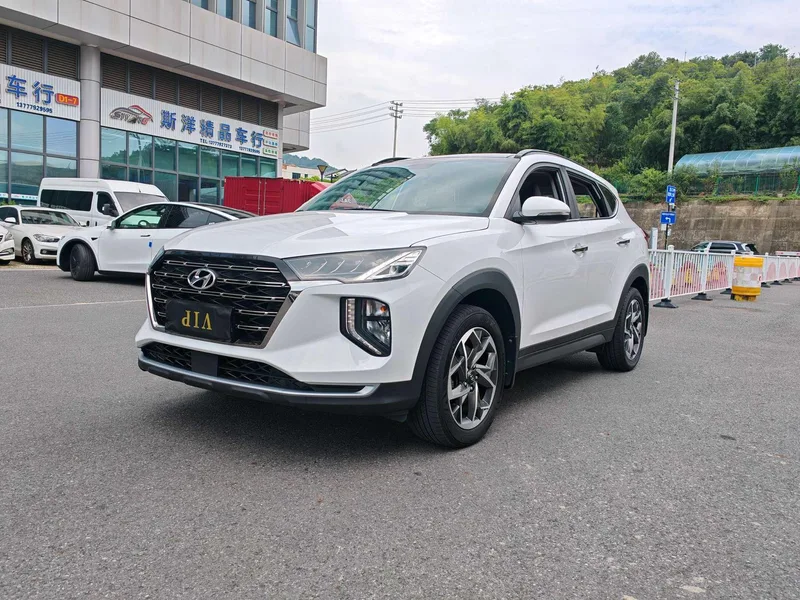 Hyundai Tucson 2020 280TGDi Versión de moda de tracción en dos ruedas de doble embrague País VI exterior foto 1 Hyundai Tucson 2020 280TGDi Versión de moda de tracción en dos ruedas de doble embrague País VI exterior foto 1