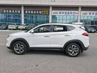 Hyundai Tucson 2020 280TGDi Versión de moda de tracción en dos ruedas de doble embrague País VI exterior foto 8 Hyundai Tucson 2020 280TGDi Versión de moda de tracción en dos ruedas de doble embrague País VI exterior foto 8