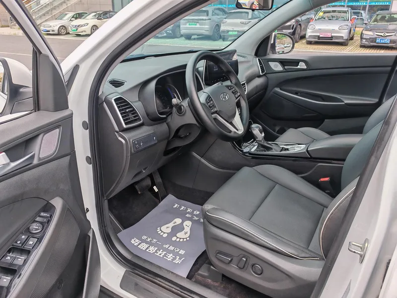 Hyundai Tucson 2020 280TGDi Versión de moda de tracción en dos ruedas de doble embrague País VI exterior foto 9 Hyundai Tucson 2020 280TGDi Versión de moda de tracción en dos ruedas de doble embrague País VI exterior foto 9