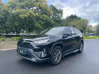 Toyota RAV4 2023 2.0L CVT Two-Drive Fashion Edition