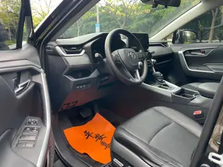 Toyota RAV4 2023 2.0L CVT Two-Drive Fashion Edition interior photo 15 Toyota RAV4 2023 2.0L CVT Two-Drive Fashion Edition interior photo 15