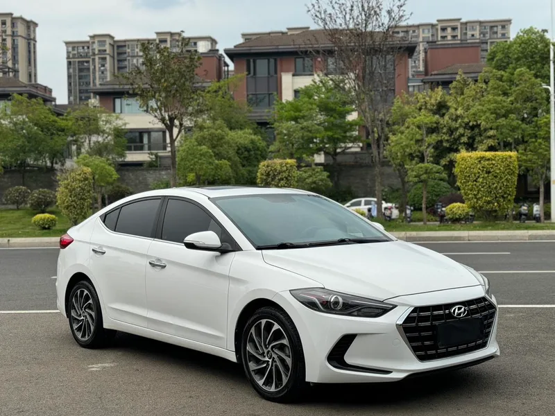 Hyundai Elantra Lingdong 2020 1.5L CVT Smart Display Elite-type exterior photo 3 Hyundai Elantra Lingdong 2020 1.5L CVT Smart Display Elite-type exterior photo 3