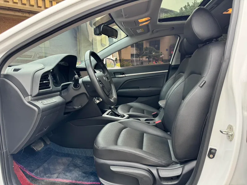 Hyundai Elantra Lingdong 2020 1.5L CVT Smart Display Elite-type exterior photo 4 Hyundai Elantra Lingdong 2020 1.5L CVT Smart Display Elite-type exterior photo 4