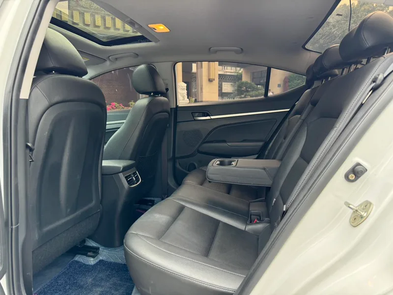 Hyundai Elantra Lingdong 2020 1.5L CVT Smart Display Elite-type exterior photo 5 Hyundai Elantra Lingdong 2020 1.5L CVT Smart Display Elite-type exterior photo 5