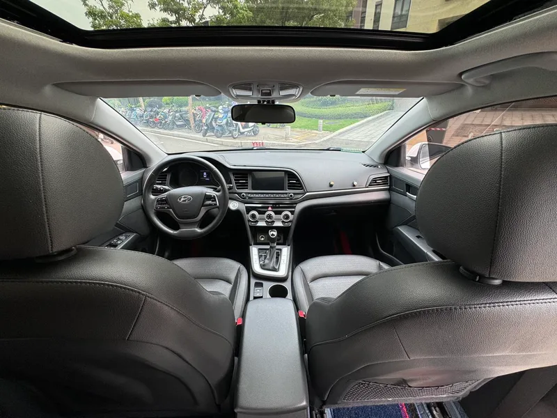 Hyundai Elantra Lingdong 2020 1.5L CVT Smart Display Elite-type exterior photo 9 Hyundai Elantra Lingdong 2020 1.5L CVT Smart Display Elite-type exterior photo 9