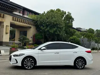 Hyundai Elantra Lingdong 2020 1.5L CVT Smart Display Elite-type interior photo 13 Hyundai Elantra Lingdong 2020 1.5L CVT Smart Display Elite-type interior photo 13
