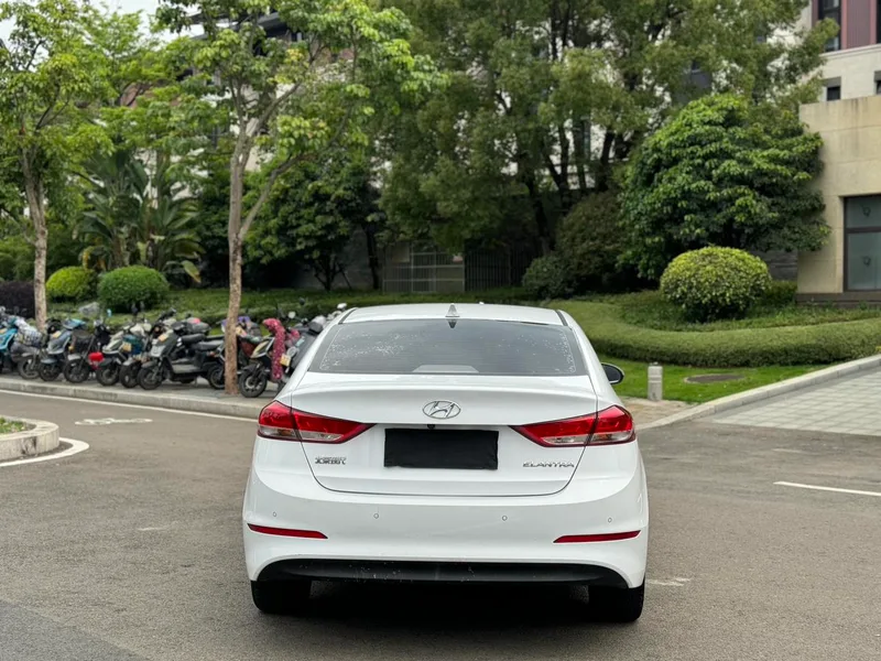 Hyundai Elantra Lingdong 2020 1.5L CVT Smart Display Elite-type interior photo 15 Hyundai Elantra Lingdong 2020 1.5L CVT Smart Display Elite-type interior photo 15