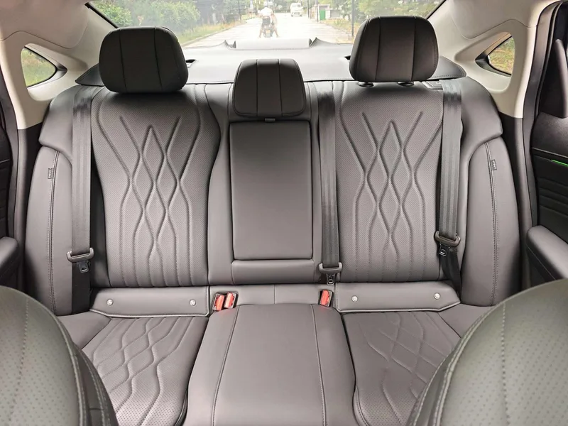 Chery Arrizo 8 PRO 2025 1.6T DCT De lujo exterior foto 9 Chery Arrizo 8 PRO 2025 1.6T DCT De lujo exterior foto 9