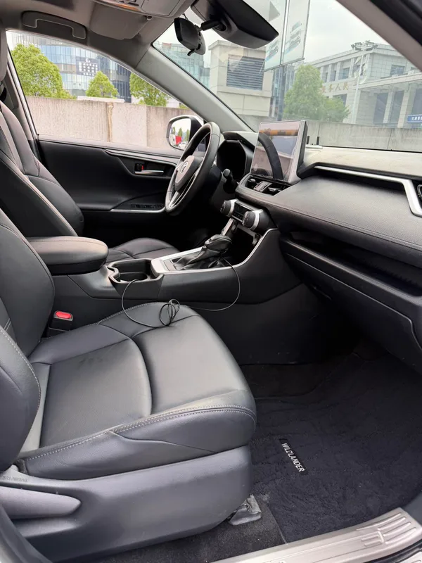 Toyota Wildlander 2022 2.0L Version de luxe à deux roues motrices intérieur photo 11 Toyota Wildlander 2022 2.0L Version de luxe à deux roues motrices intérieur photo 11