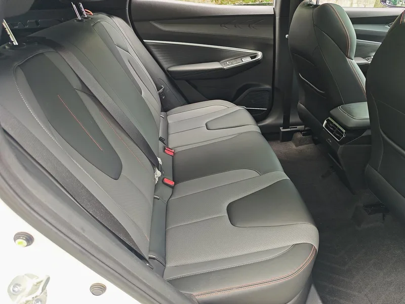 Geely Boyue 2024 1.5TD Longteng Edition exterior photo 8