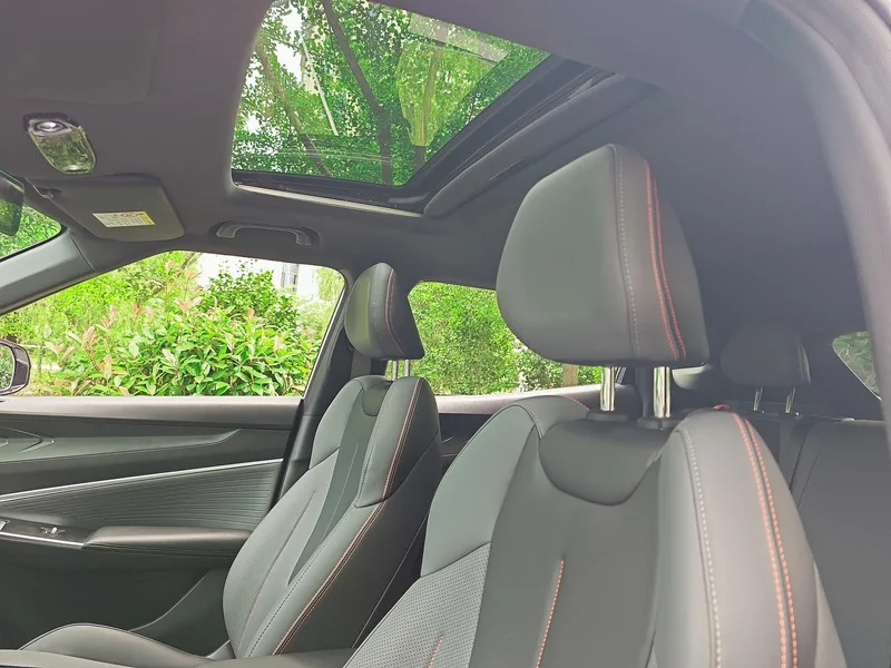 Geely Boyue 2024 1.5TD Longteng Edition interior photo 10