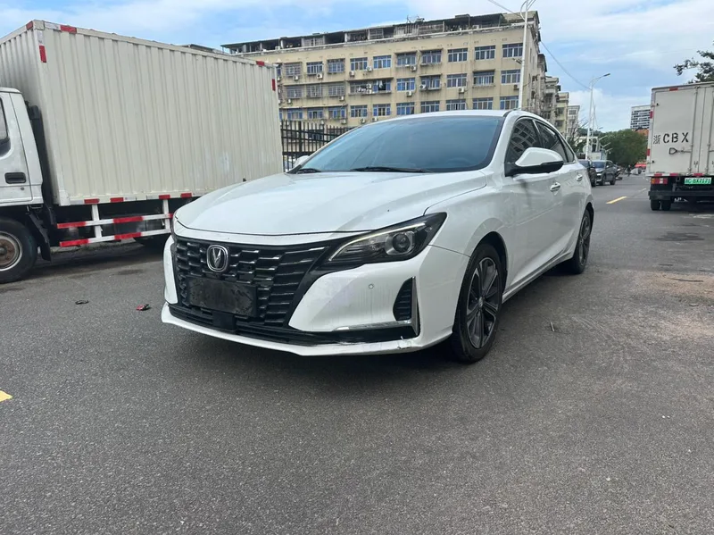 Changan Raeton CC 2022 Blue Whale Edition 1.5T DCT Luxury type exterior photo 1 Changan Raeton CC 2022 Blue Whale Edition 1.5T DCT Luxury type exterior photo 1
