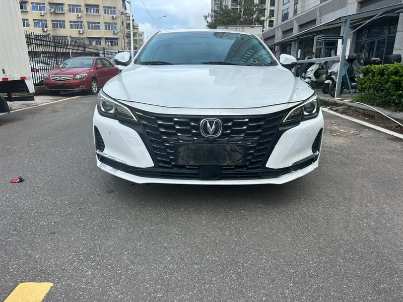 Changan Raeton CC 2022 Blue Whale Edition 1.5T DCT Luxury type exterior photo 2 Changan Raeton CC 2022 Blue Whale Edition 1.5T DCT Luxury type exterior photo 2