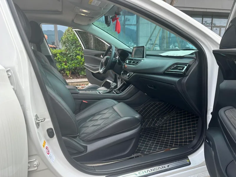 Changan Raeton CC 2022 Blue Whale Edition 1.5T DCT Luxury type exterior photo 7 Changan Raeton CC 2022 Blue Whale Edition 1.5T DCT Luxury type exterior photo 7