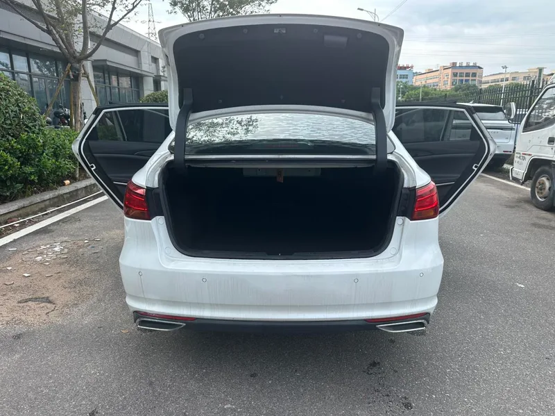 Changan Raeton CC 2022 Blue Whale Edition 1.5T DCT Luxury type exterior photo 10 Changan Raeton CC 2022 Blue Whale Edition 1.5T DCT Luxury type exterior photo 10