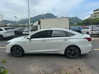 Changan Raeton CC 2022 Blue Whale Edition 1.5T DCT Luxury type interior photo 18 Changan Raeton CC 2022 Blue Whale Edition 1.5T DCT Luxury type interior photo 18