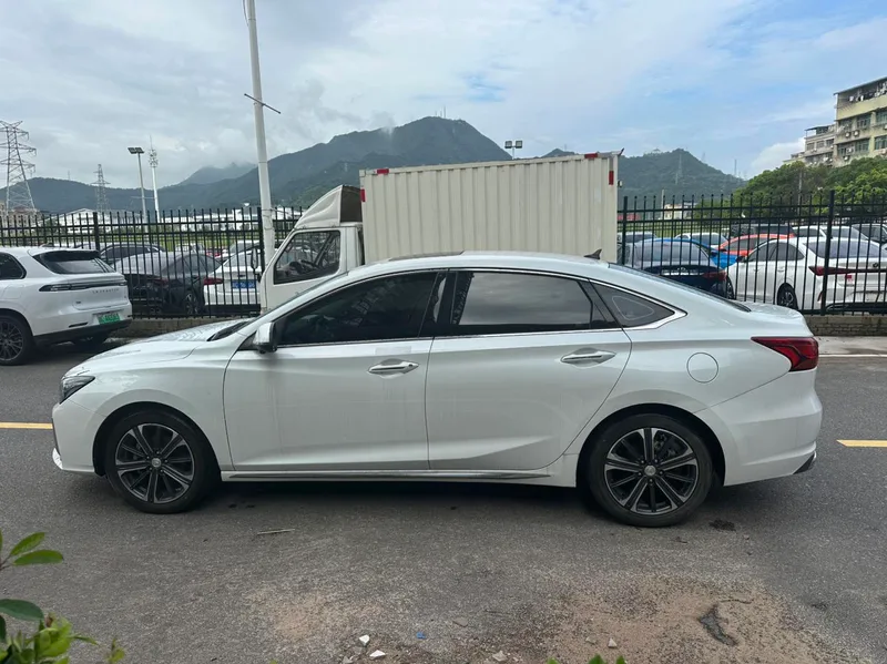 Changan Raeton CC 2022 Blue Whale Edition 1.5T DCT Luxury type interior photo 18 Changan Raeton CC 2022 Blue Whale Edition 1.5T DCT Luxury type interior photo 18