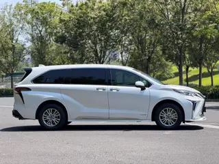 Toyota Sienna 2021 2.5L Hybride Version confortable extérieur photo 4 Toyota Sienna 2021 2.5L Hybride Version confortable extérieur photo 4