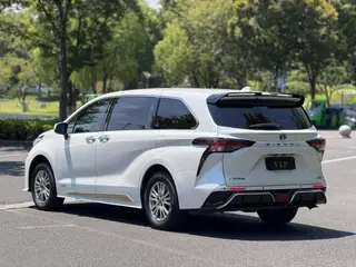 Toyota Sienna 2021 2.5L Hybride Version confortable extérieur photo 7 Toyota Sienna 2021 2.5L Hybride Version confortable extérieur photo 7