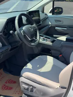 Toyota Sienna 2021 2.5L Hybride Version confortable intérieur photo 12 Toyota Sienna 2021 2.5L Hybride Version confortable intérieur photo 12