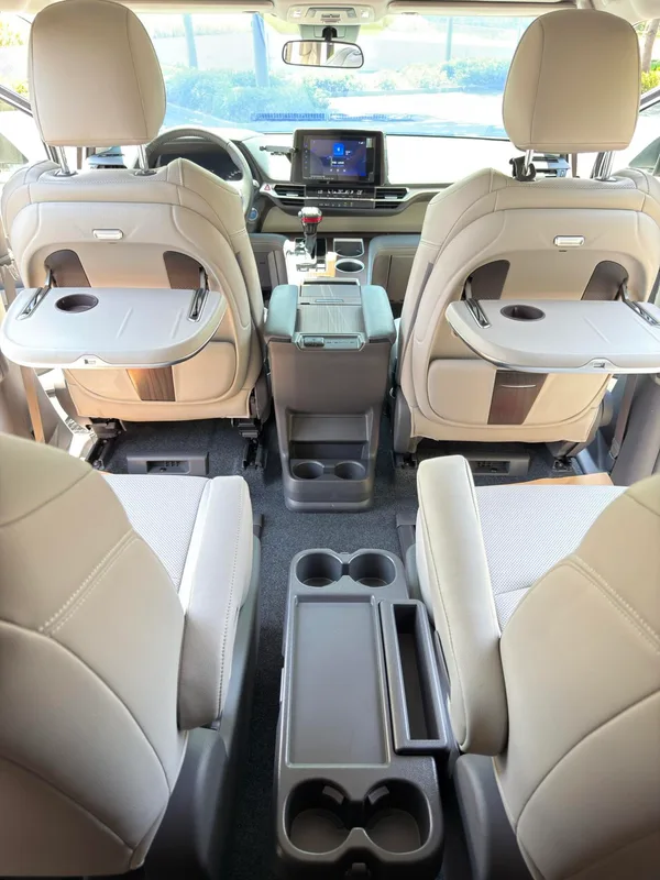 Toyota Sienna 2021 2.5L Hybride Version confortable intérieur photo 19 Toyota Sienna 2021 2.5L Hybride Version confortable intérieur photo 19