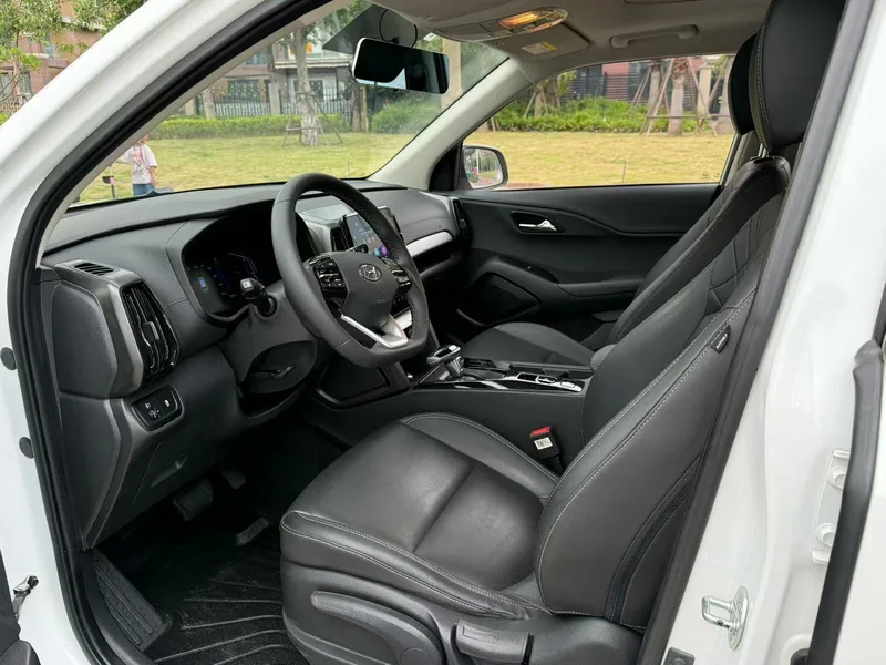 Hyundai ix35 2021 2.0L Automatic two-wheel drive leading version GLS interior photo 7 Hyundai ix35 2021 2.0L Automatic two-wheel drive leading version GLS interior photo 7