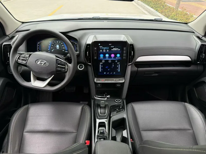 Hyundai ix35 2021 2.0L Automatic two-wheel drive leading version GLS interior photo 9 Hyundai ix35 2021 2.0L Automatic two-wheel drive leading version GLS interior photo 9