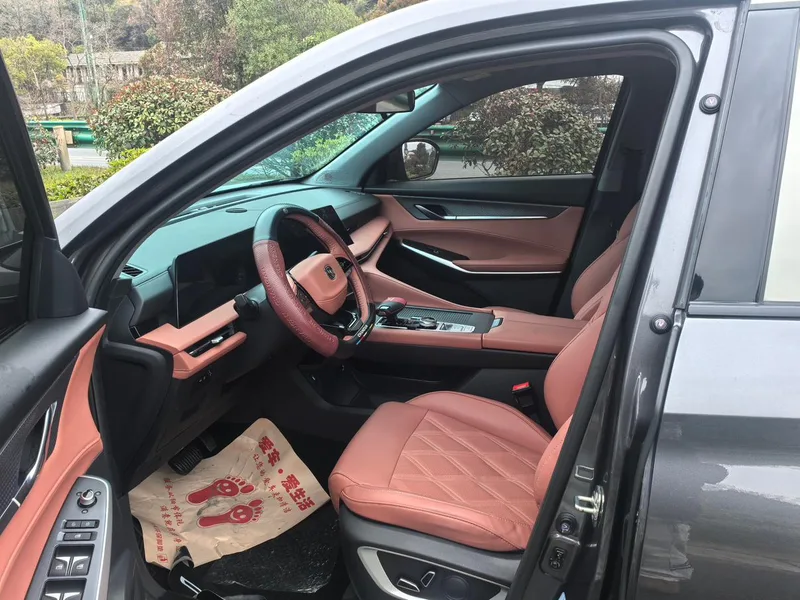 Changan CS75 PLUS 2023 Third generation 1.5T Automatic Deluxe interior photo 12 Changan CS75 PLUS 2023 Third generation 1.5T Automatic Deluxe interior photo 12
