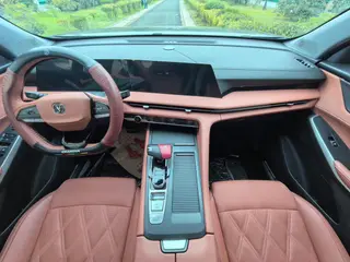Changan CS75 PLUS 2023 Third generation 1.5T Automatic Deluxe interior photo 14 Changan CS75 PLUS 2023 Third generation 1.5T Automatic Deluxe interior photo 14